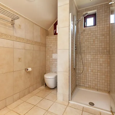 וילה With Pool & Sauna קוקסיידה