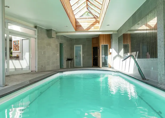 With Pool & Sauna Willa Koksijde