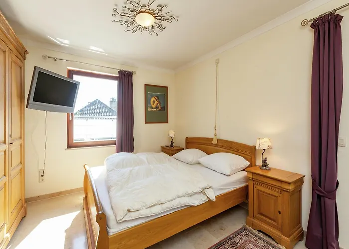 Vila With Pool & Sauna