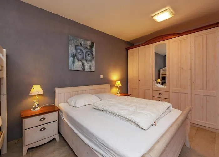 Vila With Pool & Sauna